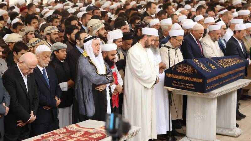 Hasan Kılıç Hocaefendi Fatih Camii'nden dualarla uğurlandı