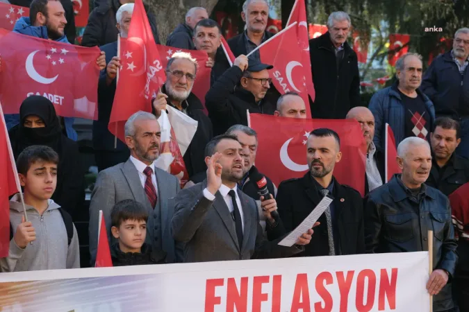 23 yıl sonra yeniden! Saadet Partisi'nden AK Parti iktidarının ekonomi politikalarına anlamlı protesto: Yazar kasa fırlatıldı