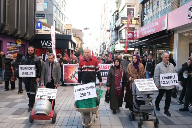 23 yıl sonra yeniden! Saadet Partisi'nden AK Parti iktidarının ekonomi politikalarına anlamlı protesto: Yazar kasa fırlatıldı